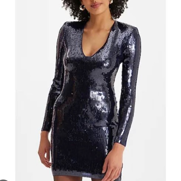 Sequin mini dress with strong shoulders - Picture 6 of 6